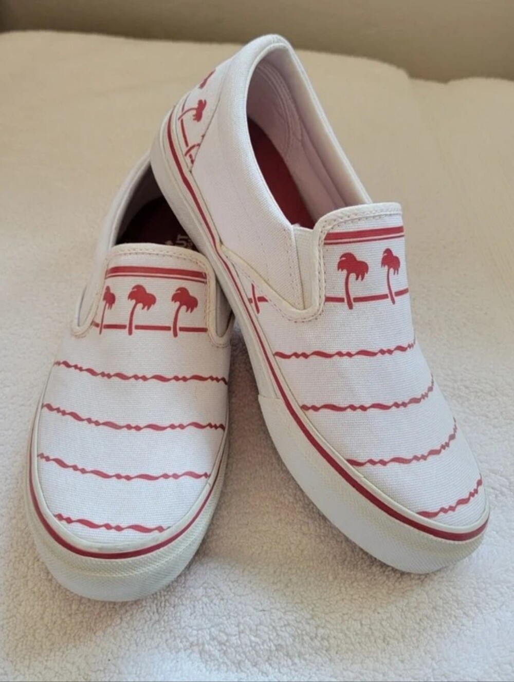 In-N-Out Burger Slip On Canvas Shoes Men’s 9 / Women’s 10.5